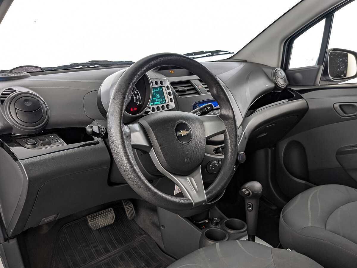 Chevrolet Spark с пробегом — 2011 год. Фото: #14