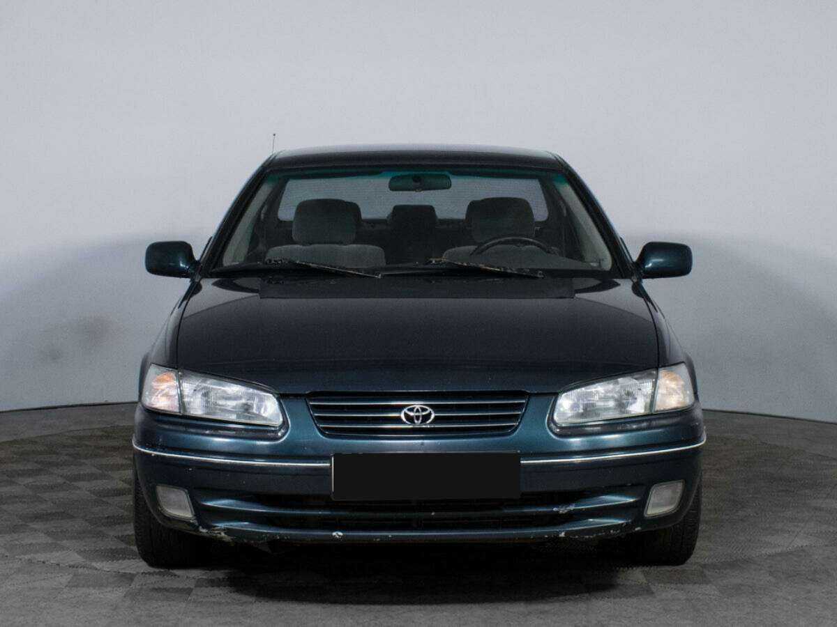 Toyota Camry с пробегом — 1998 год. Фото: #1