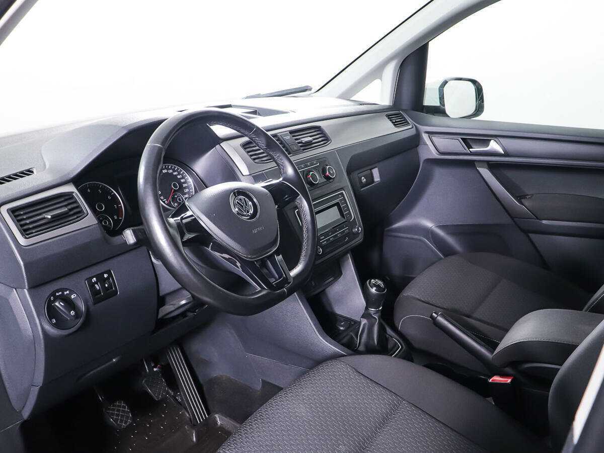 Volkswagen Caddy с пробегом — 2018 год. Фото: #12