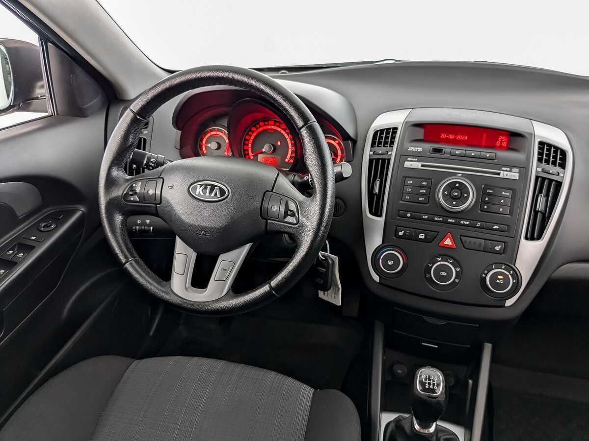 Kia Ceed с пробегом — 2010 год. Фото: #20