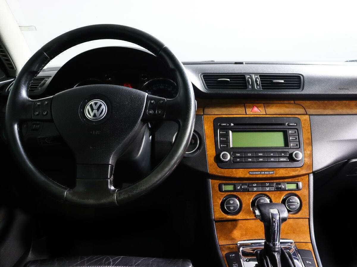 Volkswagen Passat с пробегом — 2005 год. Фото: #11