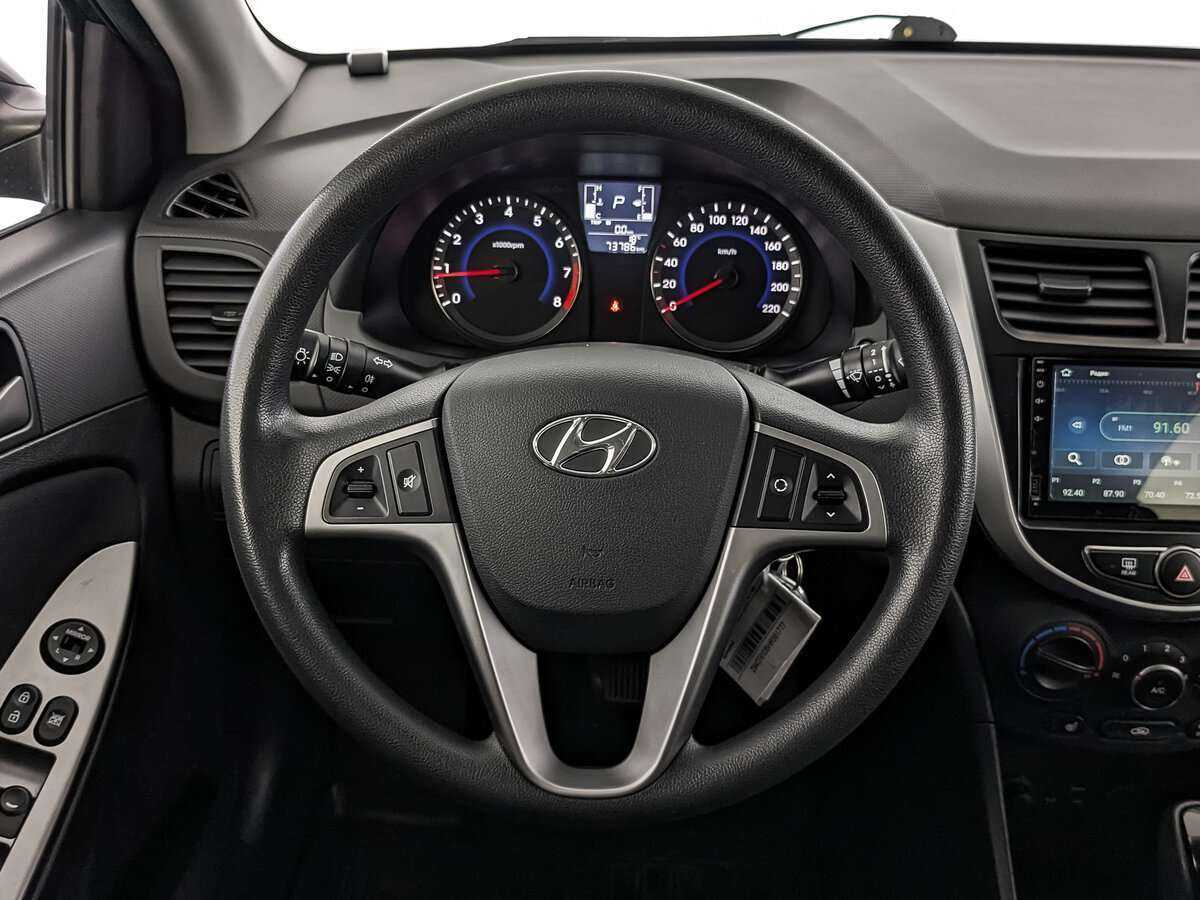Hyundai Solaris с пробегом — 2016 год. Фото: #16