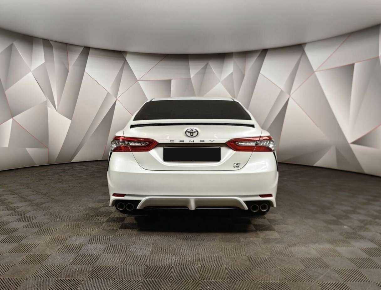 Toyota Camry с пробегом — 2022 год. Фото: #7