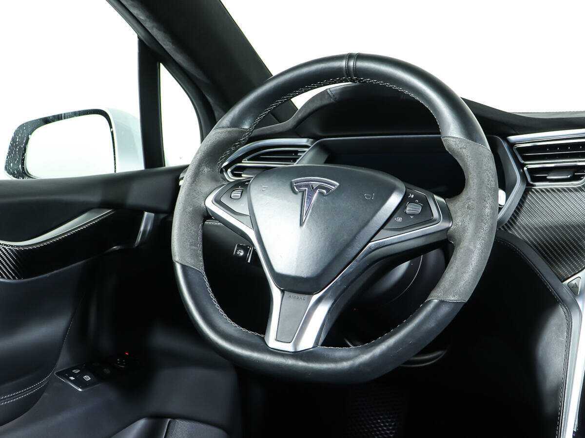Tesla Model X с пробегом — 2016 год. Фото: #14