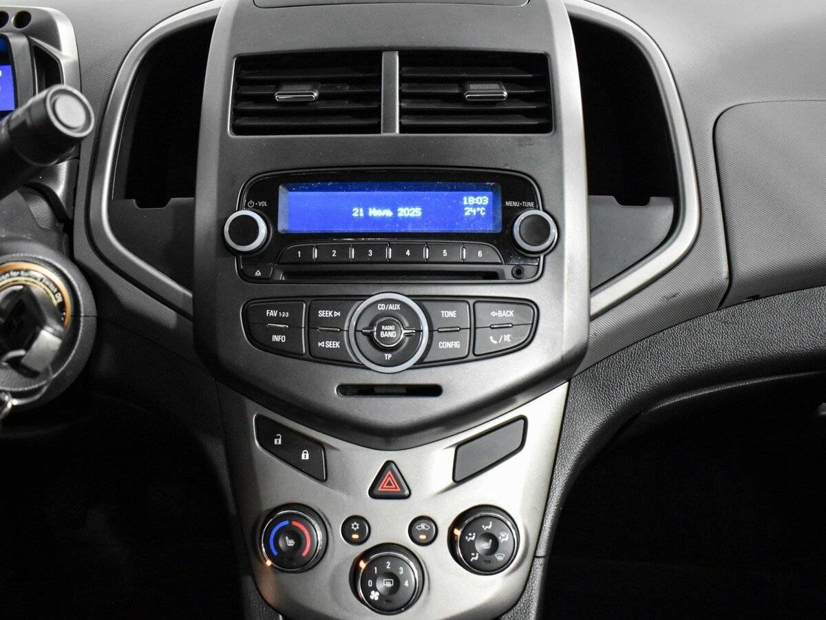 Chevrolet Aveo с пробегом — 2012 год. Фото: #17