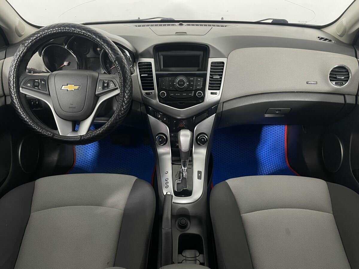 Chevrolet Cruze с пробегом — 2010 год. Фото: #6