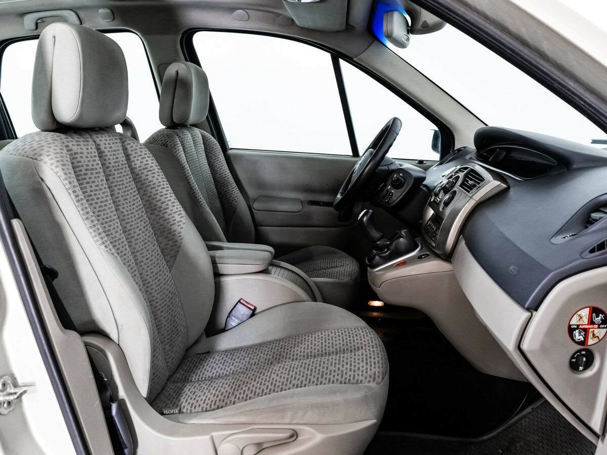Renault Scenic с пробегом — 2006 год. Фото: #10