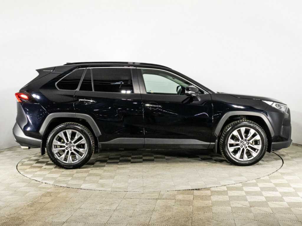 Toyota RAV4 с пробегом — 2022 год. Фото: #3