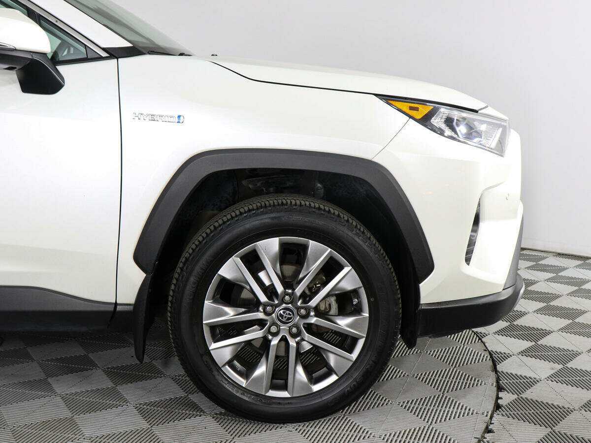 Toyota RAV4 с пробегом — 2019 год. Фото: #13