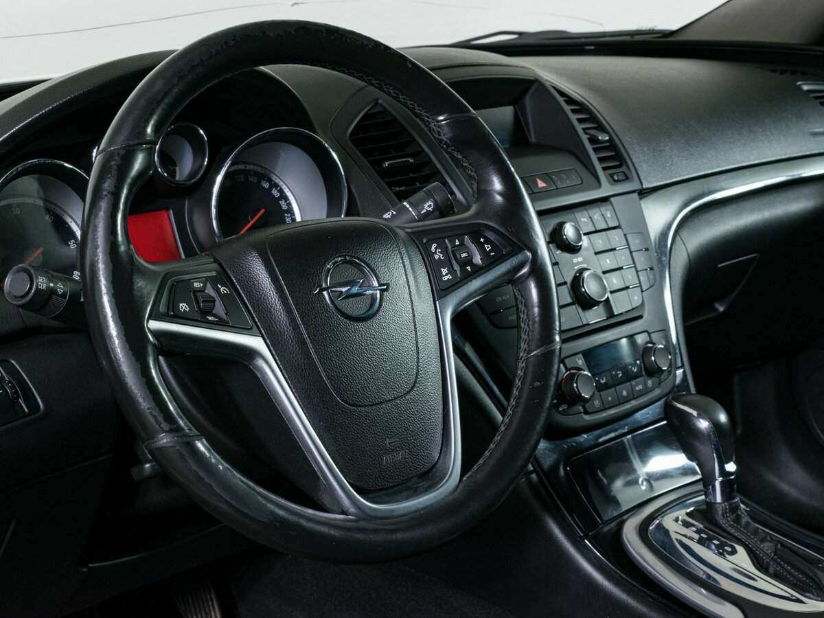 Opel Insignia с пробегом — 2012 год. Фото: #13