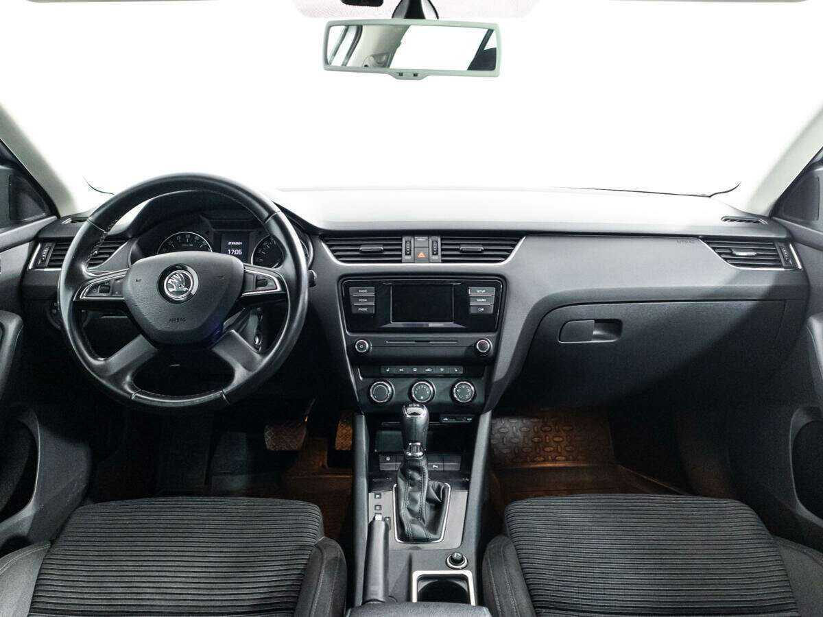 Skoda Octavia с пробегом — 2015 год. Фото: #11