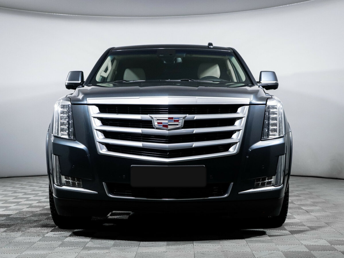 Cadillac Escalade с пробегом — 2019 год. Фото: #1