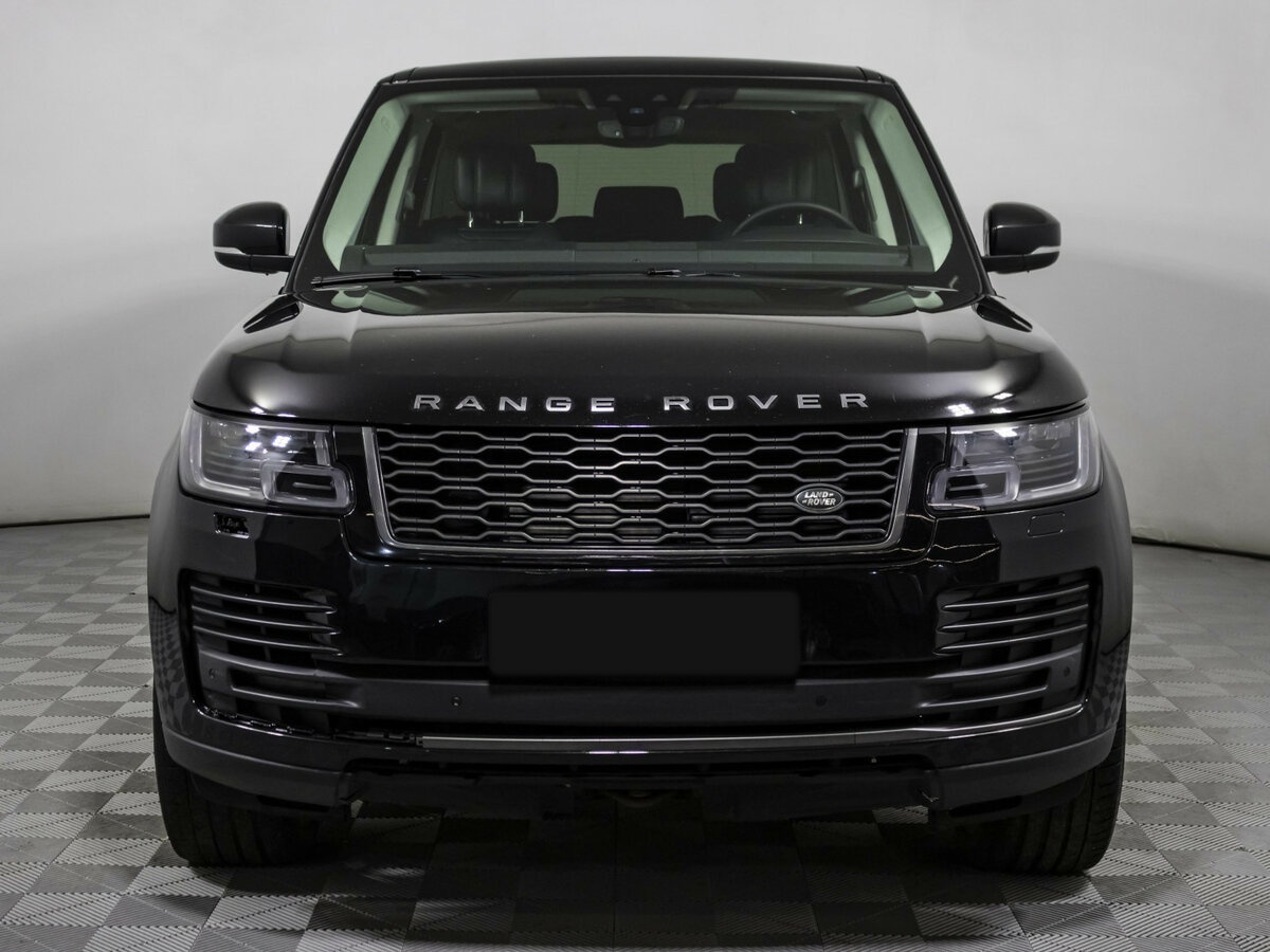 Land Rover Range Rover с пробегом — 2018 год. Фото: #1