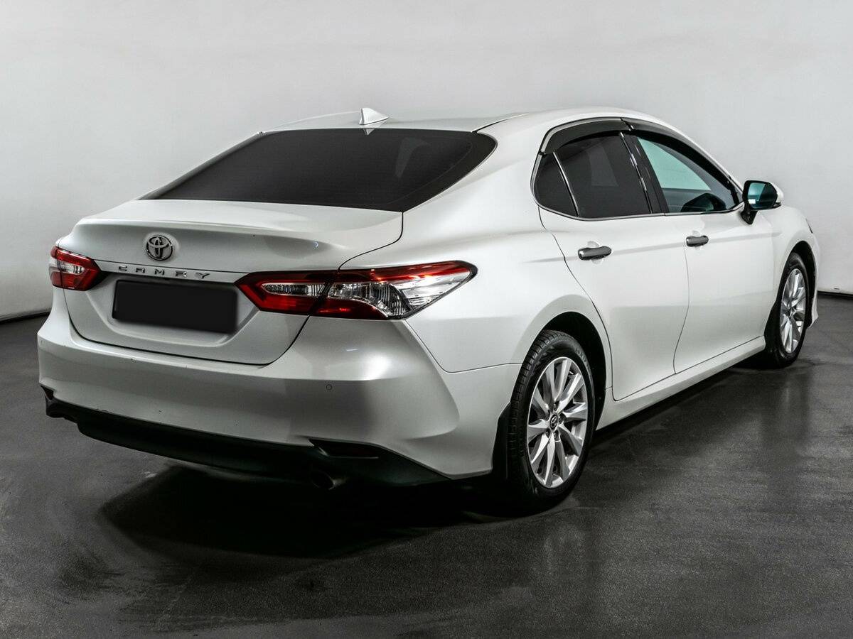 Toyota Camry с пробегом — 2020 год. Фото: #3