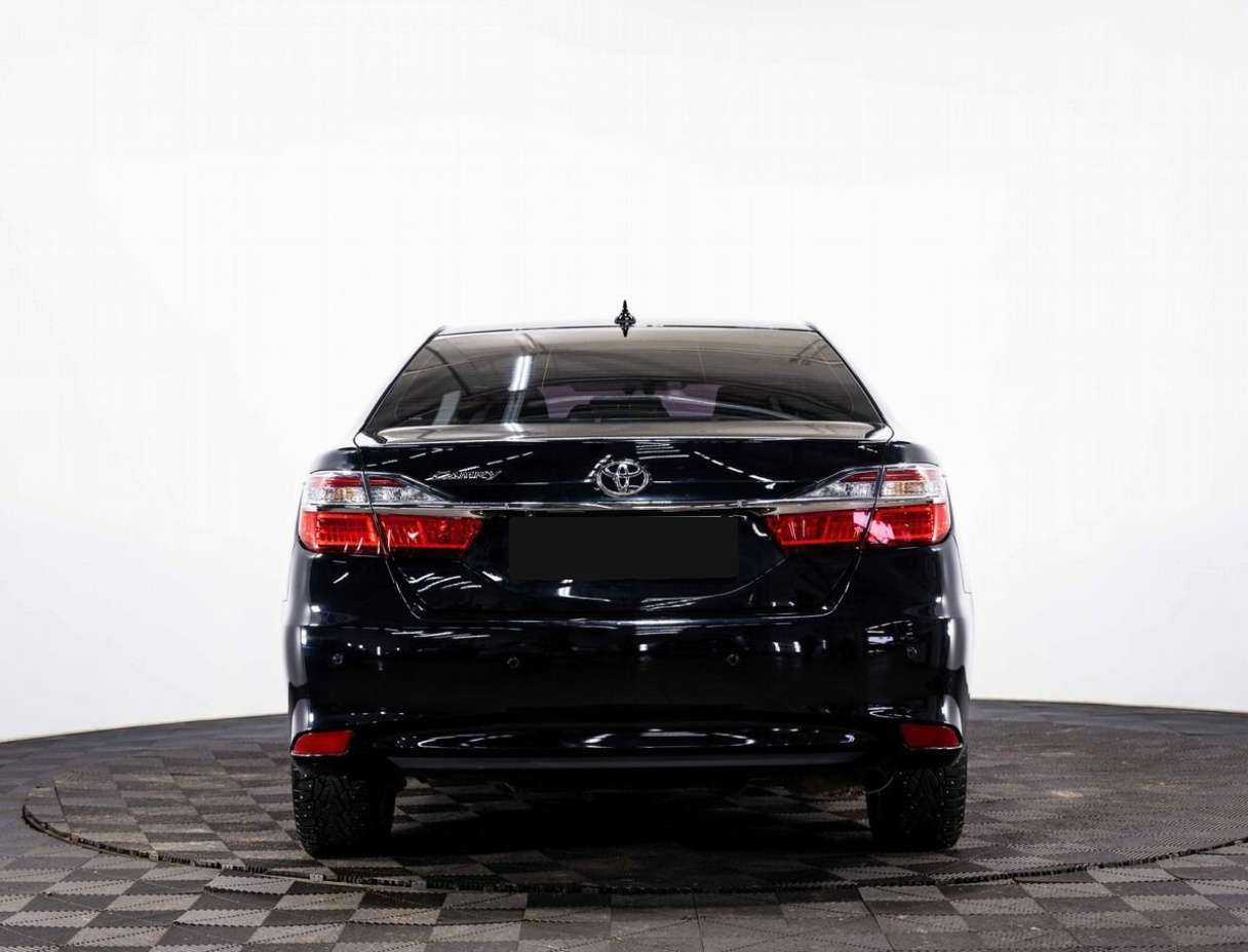 Toyota Camry с пробегом — 2018 год. Фото: #4