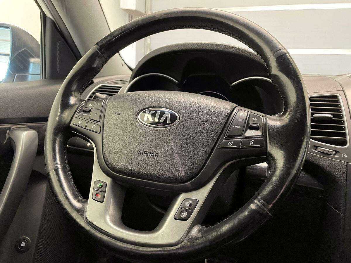 Kia Sorento с пробегом — 2015 год. Фото: #10