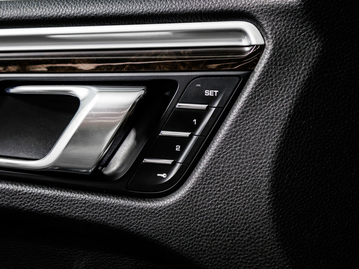 Porsche Macan с пробегом — 2014 год. Фото: #16