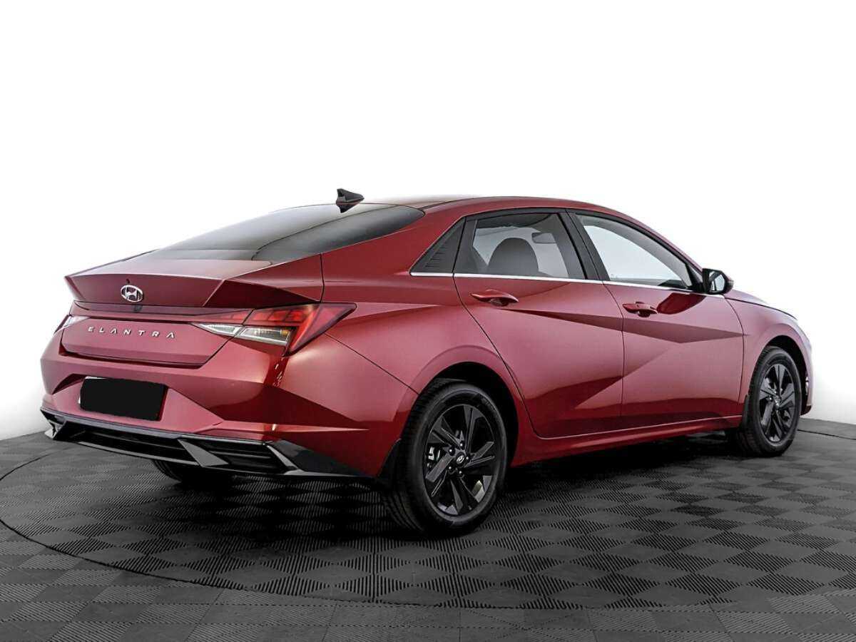 Hyundai Elantra с пробегом — 2022 год. Фото: #4