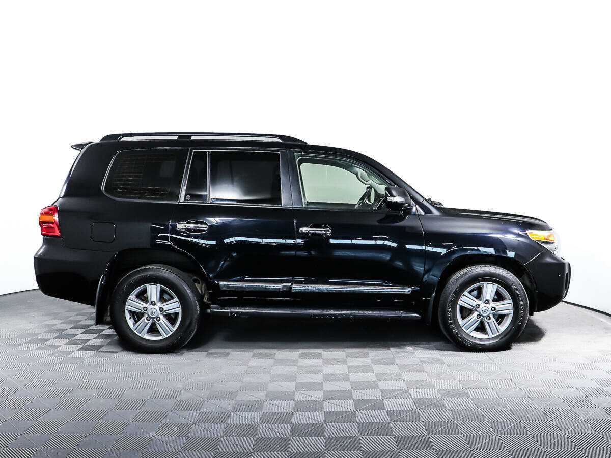 Toyota Land Cruiser с пробегом — 2012 год. Фото: #3