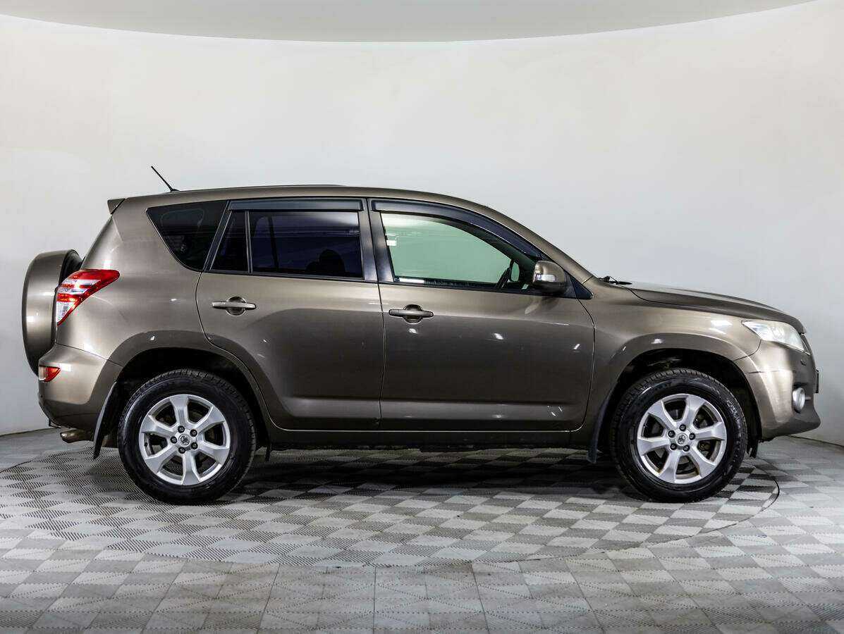 Toyota RAV4 с пробегом — 2010 год. Фото: #3