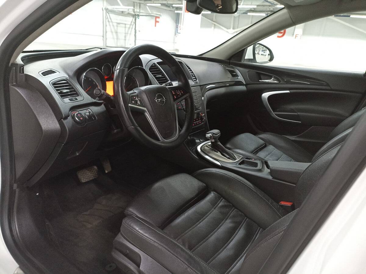 Opel Insignia с пробегом — 2011 год. Фото: #15