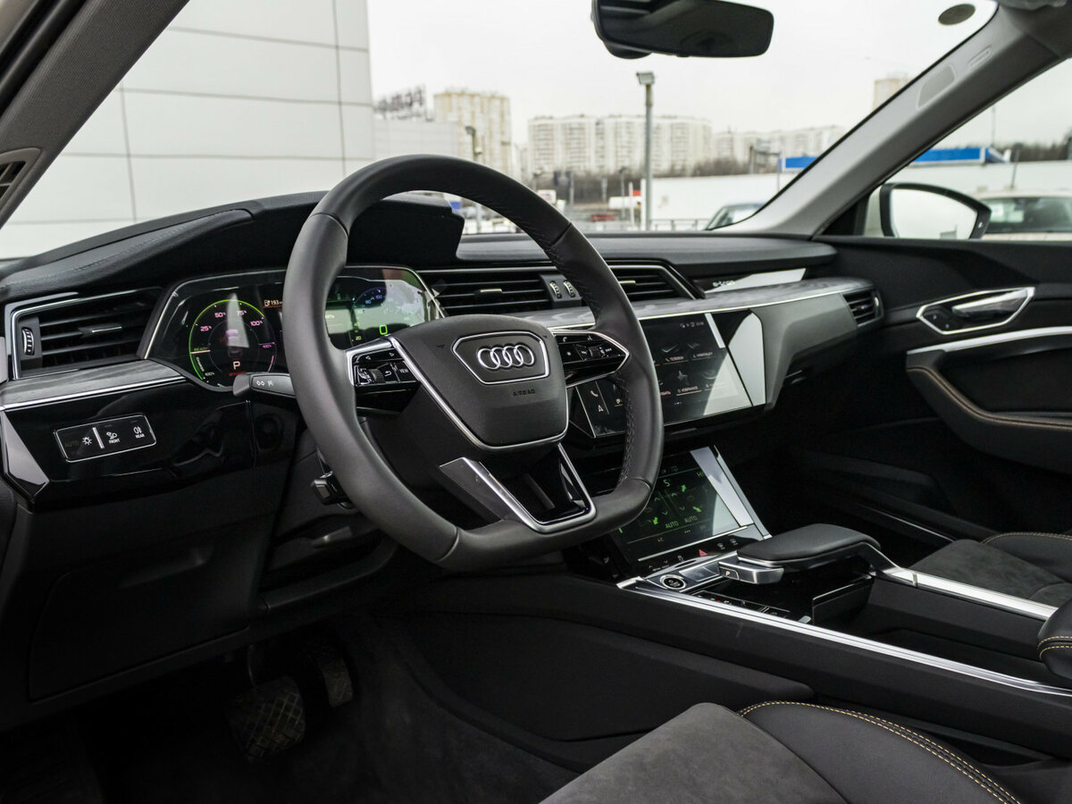 Audi e-tron с пробегом — 2023 год. Фото: #11