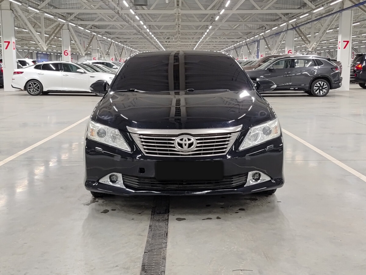 Toyota Camry с пробегом — 2014 год. Фото: #1