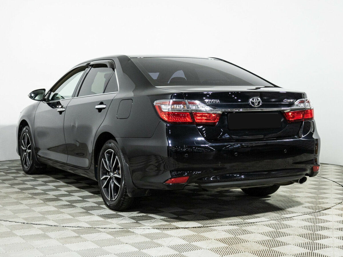 Toyota Camry с пробегом — 2016 год. Фото: #5