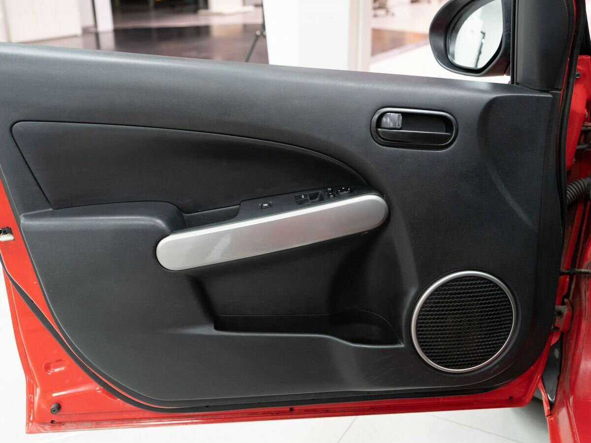 Mazda 2 с пробегом — 2008 год. Фото: #16