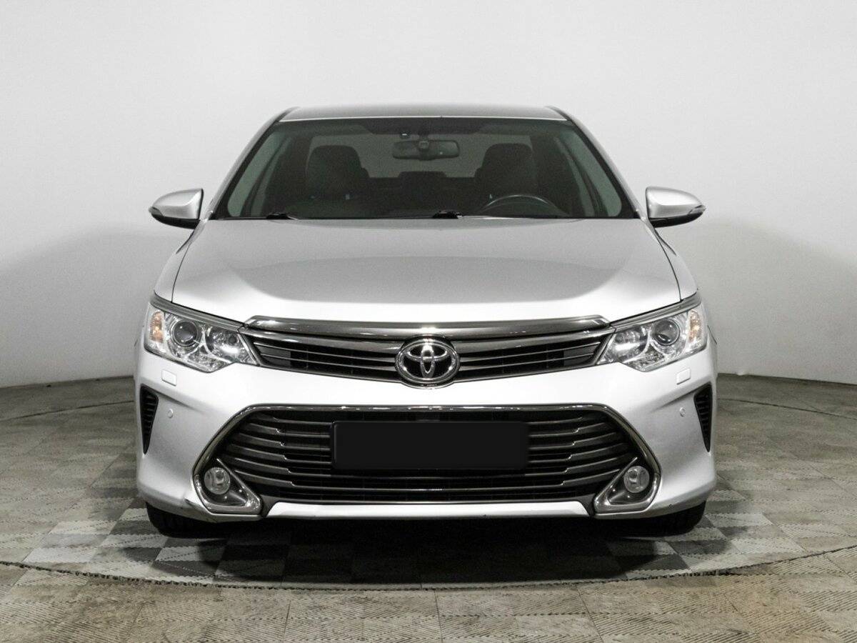 Toyota Camry с пробегом — 2015 год. Фото: #1