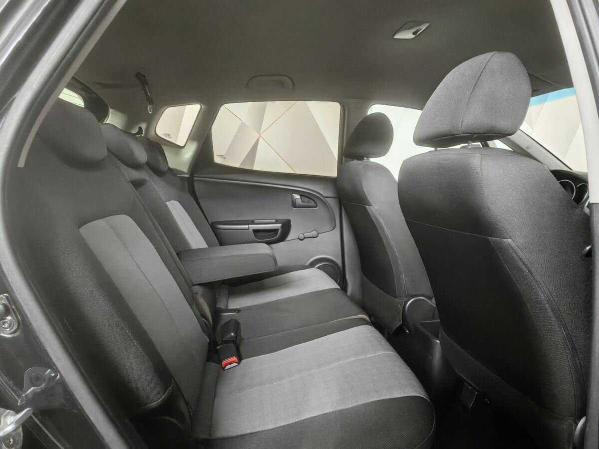 Kia Venga с пробегом — 2015 год. Фото: #11