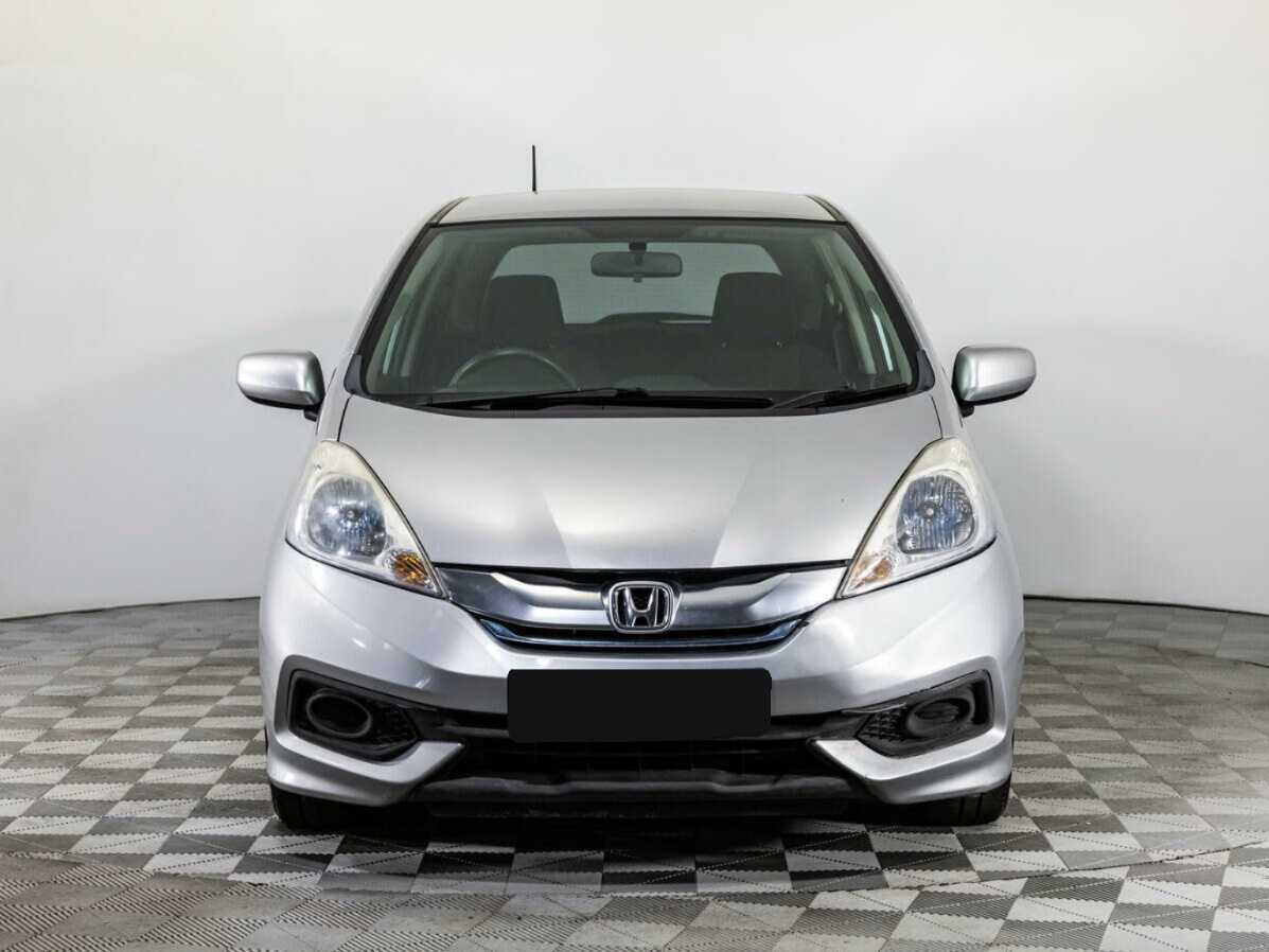 Honda Fit Shuttle с пробегом — 2013 год. Фото: #1
