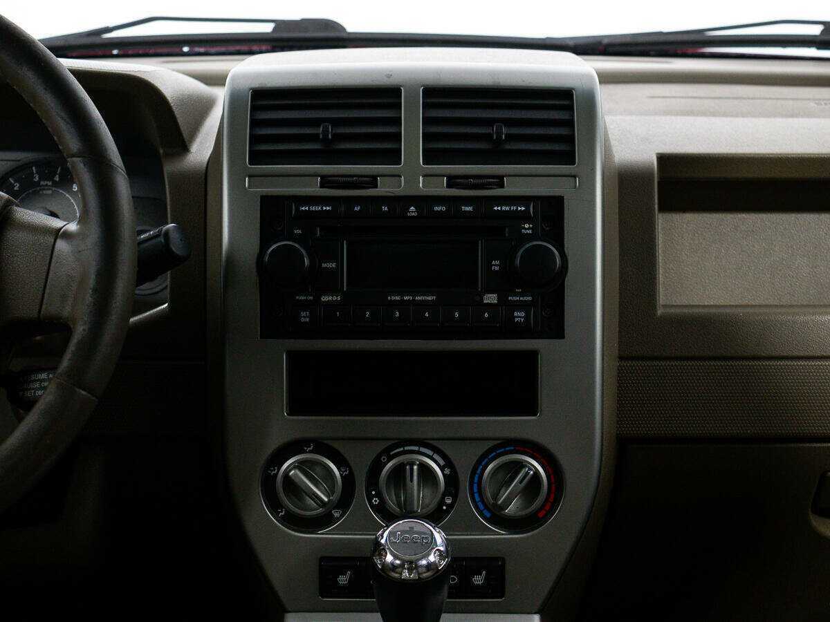 Jeep Compass с пробегом — 2006 год. Фото: #16