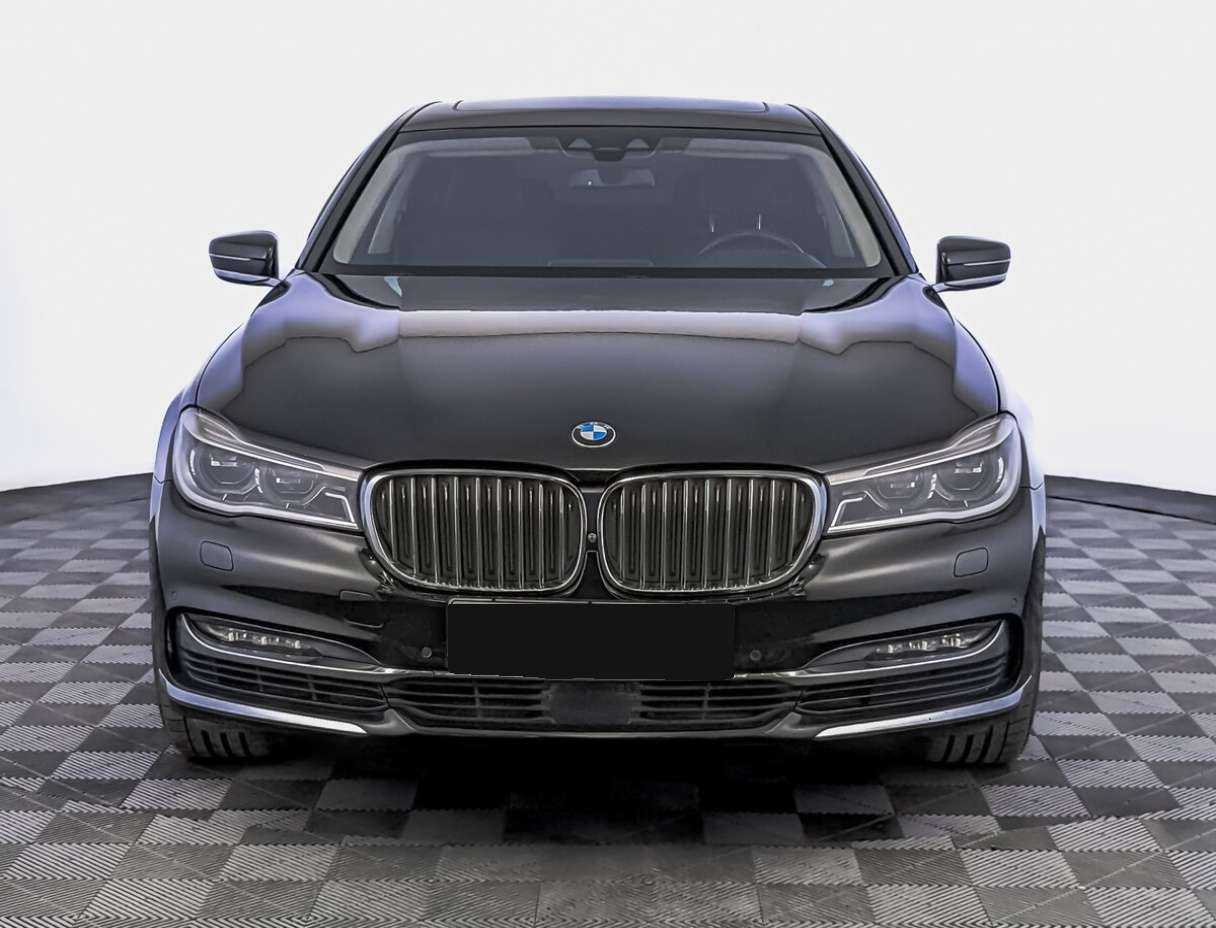 BMW 7 серии с пробегом — 2017 год. Фото: #1