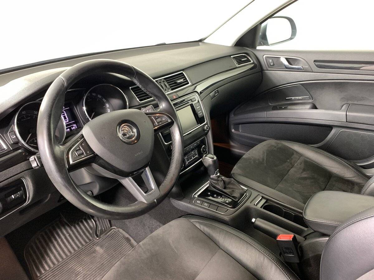 Skoda Superb с пробегом — 2014 год. Фото: #10