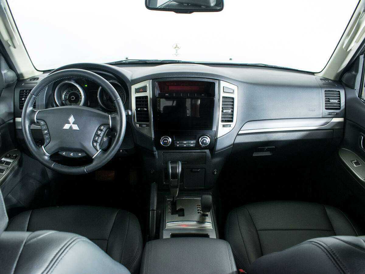 Mitsubishi Pajero с пробегом — 2021 год. Фото: #11
