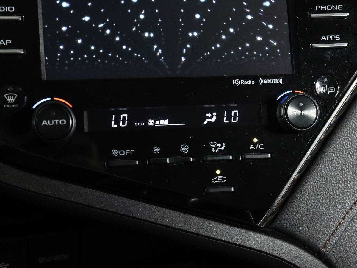 Toyota Camry с пробегом — 2020 год. Фото: #20