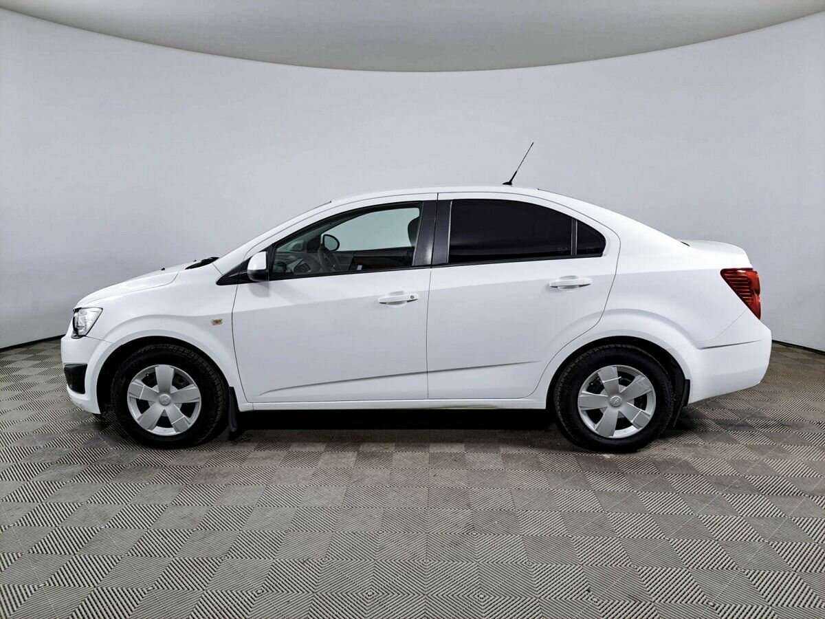 Chevrolet Aveo с пробегом — 2013 год. Фото: #7