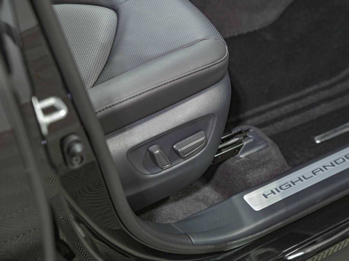 Toyota Highlander с пробегом — 2024 год. Фото: #18