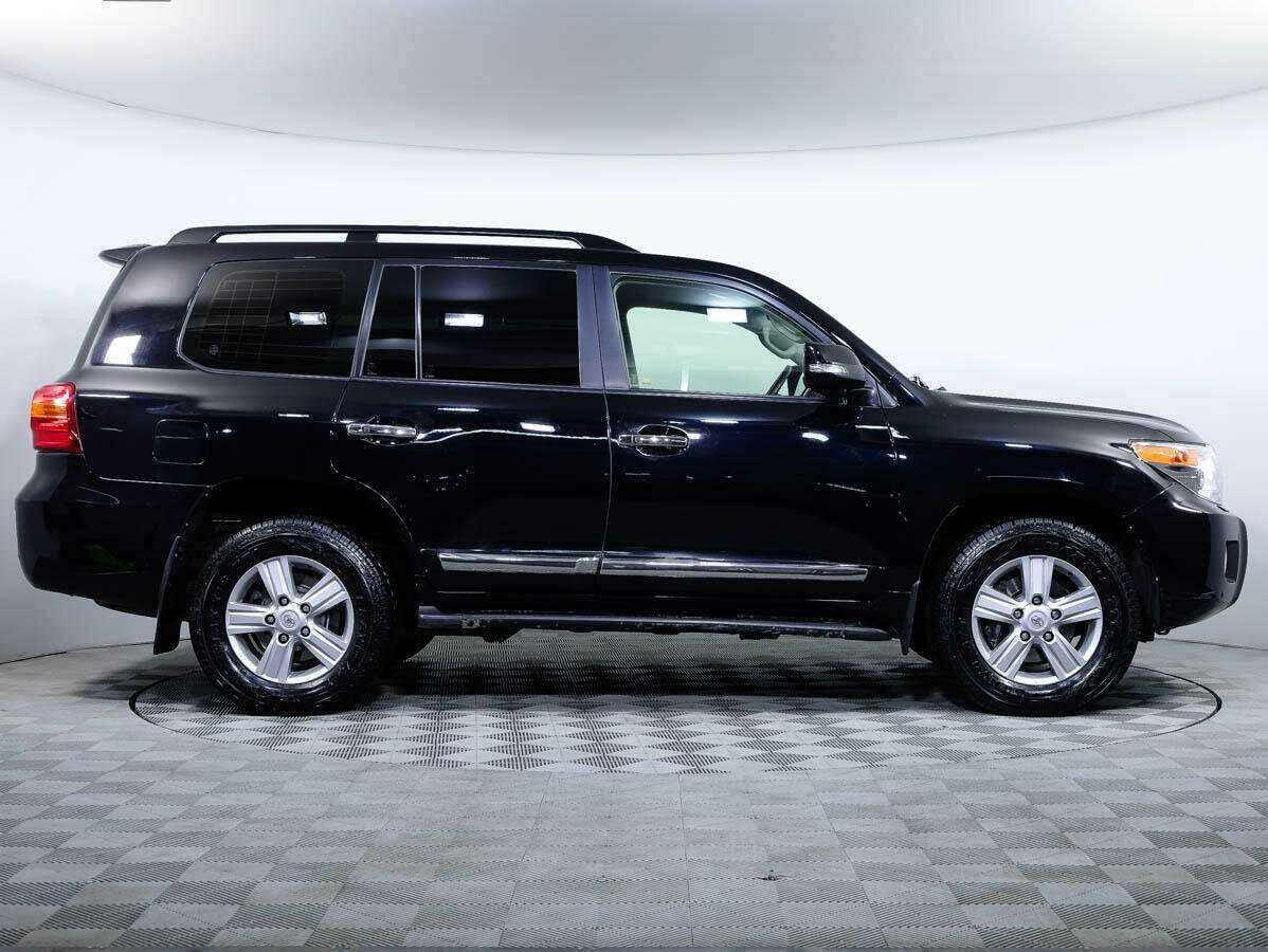Toyota Land Cruiser с пробегом — 2012 год. Фото: #2