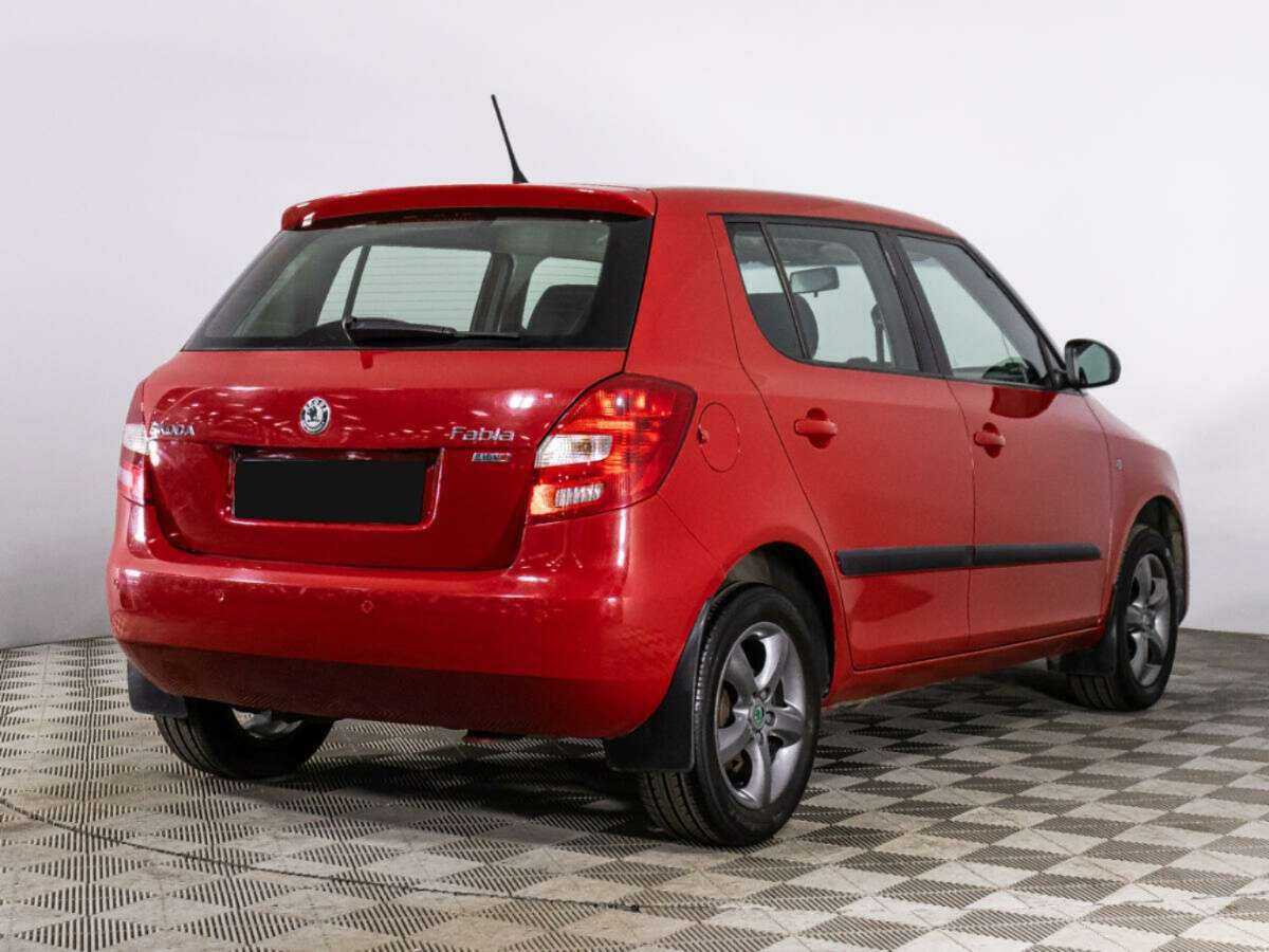 Skoda Fabia с пробегом — 2011 год. Фото: #3