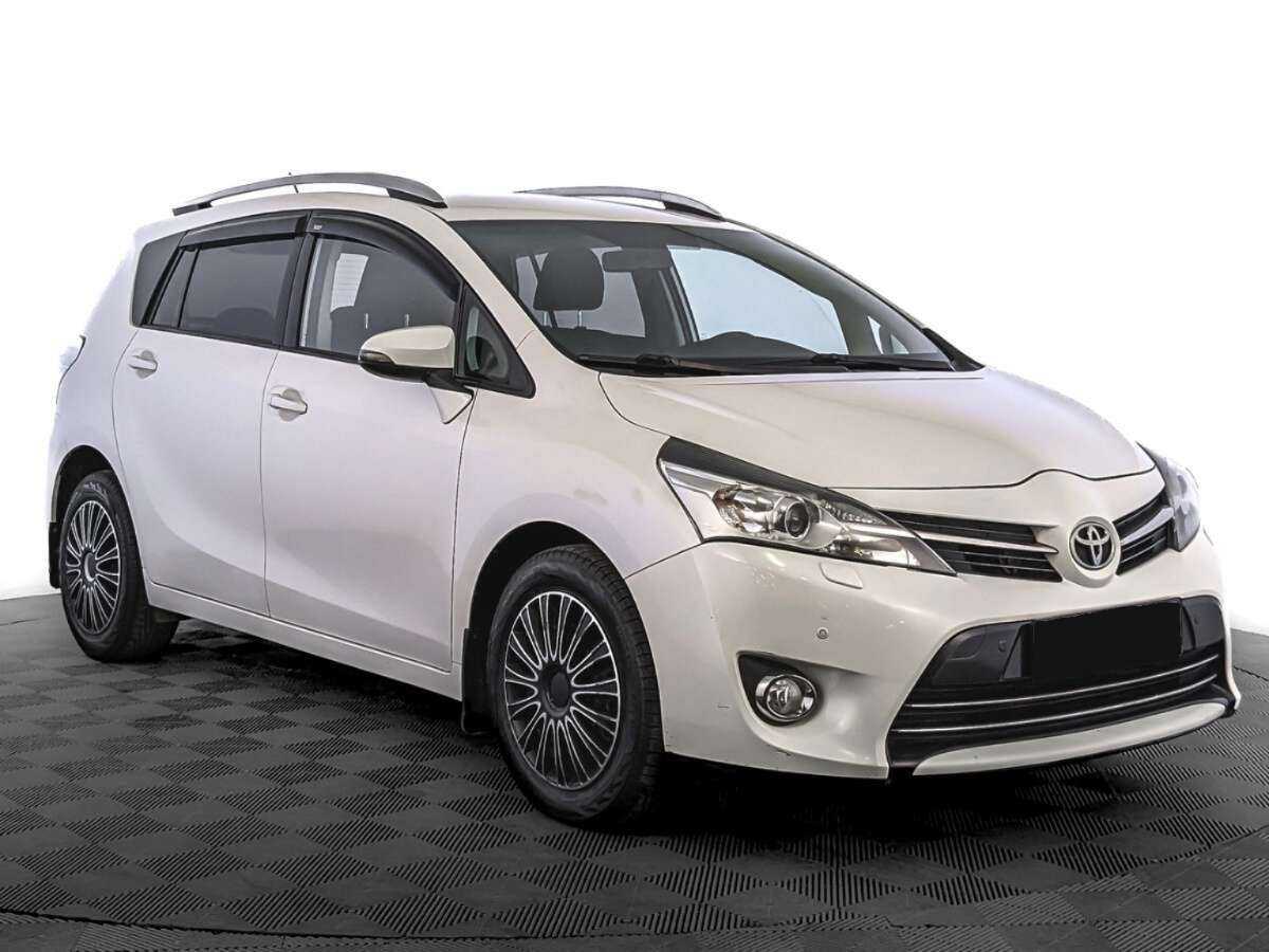 Toyota Verso с пробегом — 2013 год. Фото: #2
