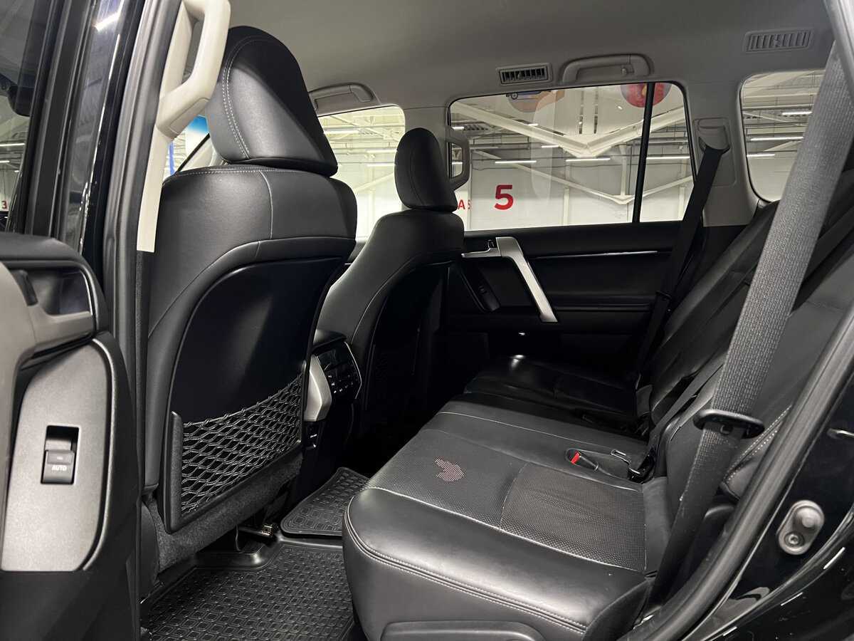 Toyota Land Cruiser Prado с пробегом — 2017 год. Фото: #11