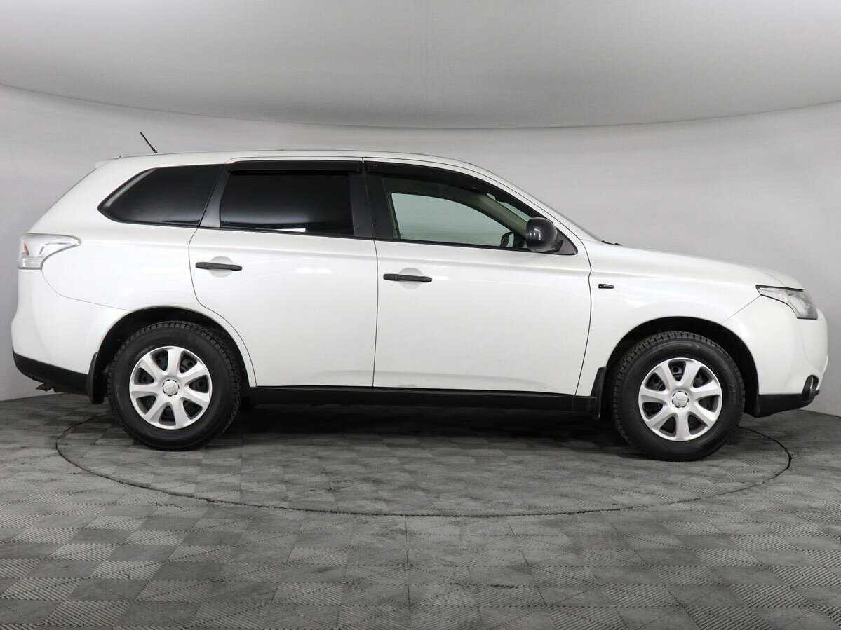 Mitsubishi Outlander с пробегом — 2014 год. Фото: #3