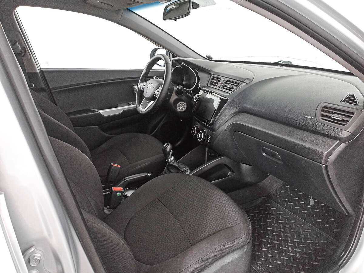 Kia Rio с пробегом — 2012 год. Фото: #8
