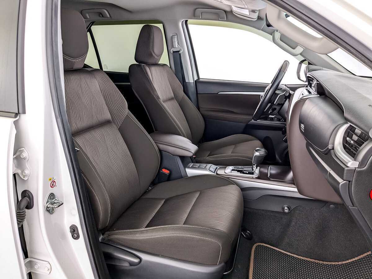 Toyota Fortuner с пробегом — 2019 год. Фото: #21