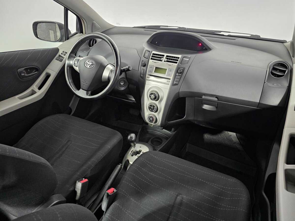 Toyota Yaris с пробегом — 2007 год. Фото: #8