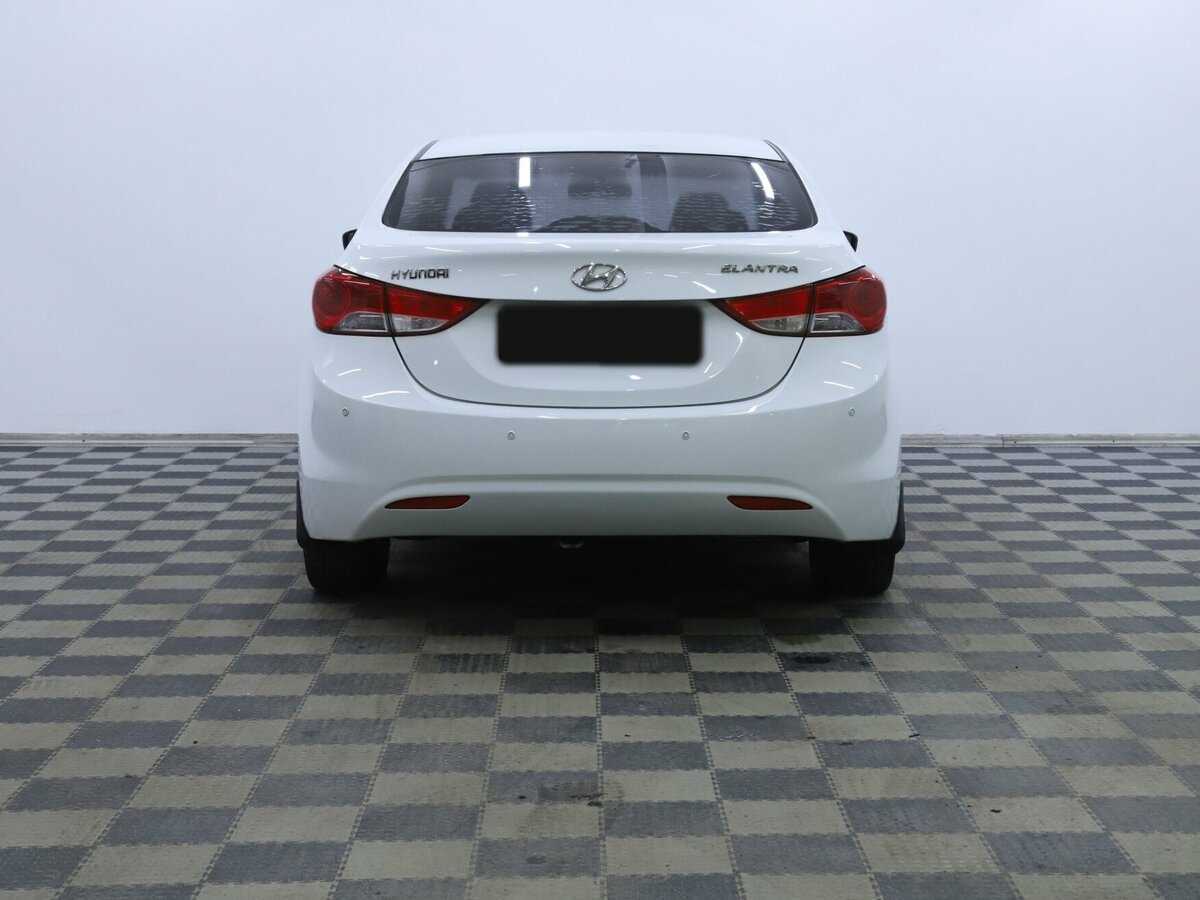 Hyundai Elantra с пробегом — 2011 год. Фото: #4