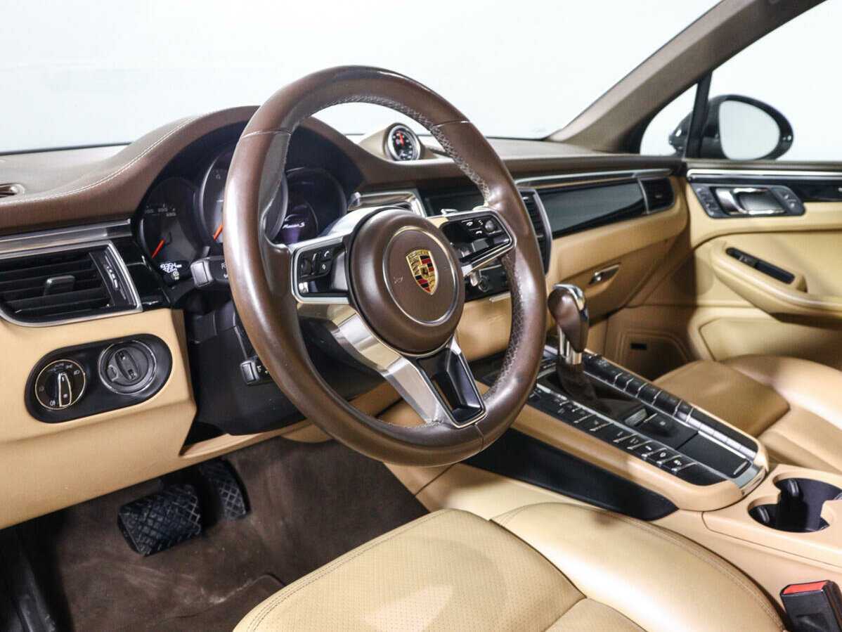 Porsche Macan с пробегом — 2015 год. Фото: #13