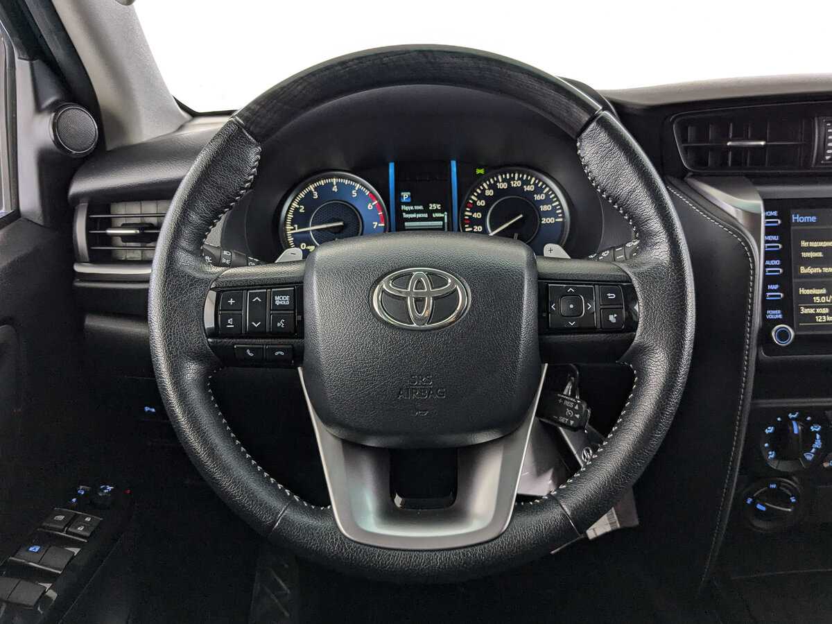 Toyota Fortuner с пробегом — 2021 год. Фото: #17
